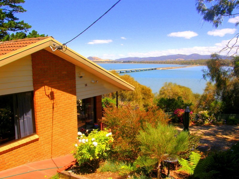 16 Toongabbie Street, Midway Point TAS 7171