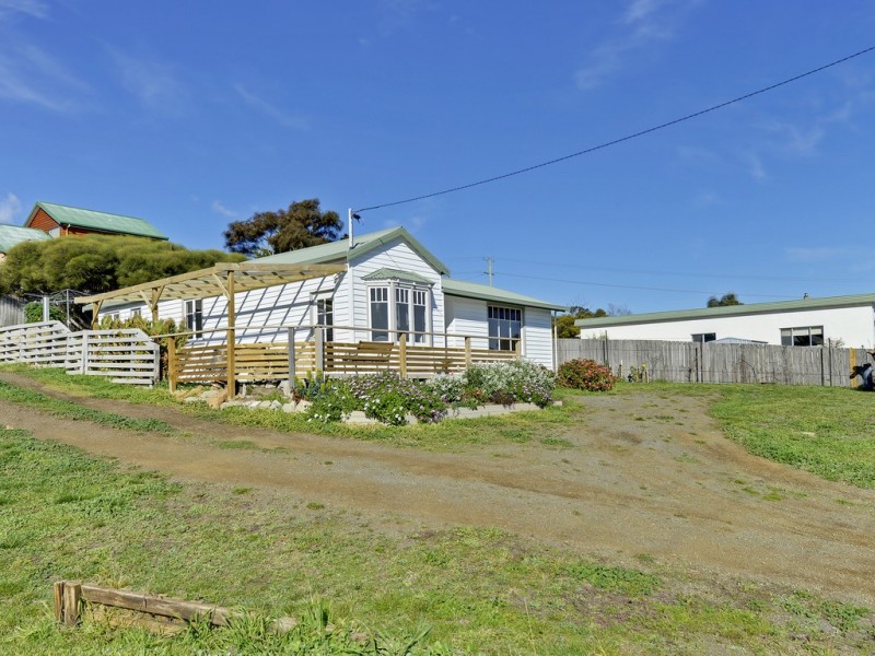 2-4 John St, Lewisham TAS 7173