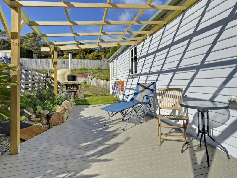 2-4 John St, Lewisham TAS 7173