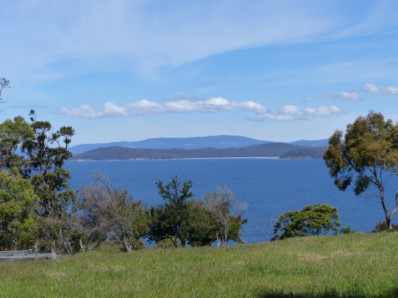 6 Correa Street, Primrose Sands TAS 7173