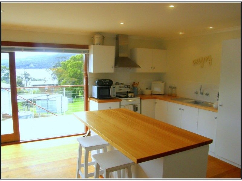 7 Kingsley Court, White Beach TAS 7184