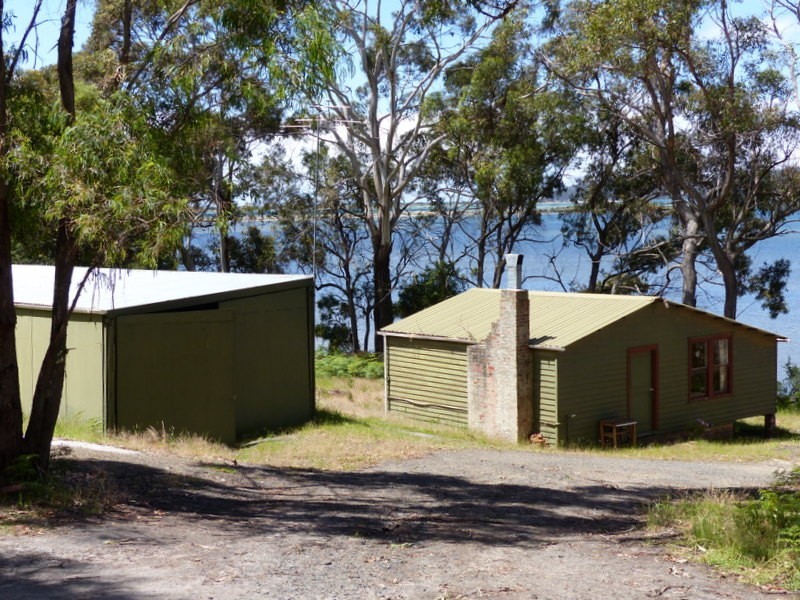 335 Bay Road, Boomer Bay TAS 7177