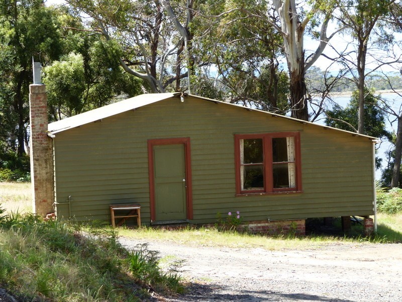 335 Bay Road, Boomer Bay TAS 7177