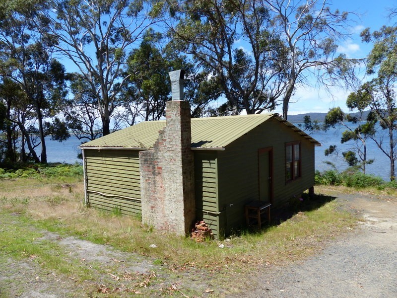 335 Bay Road, Boomer Bay TAS 7177