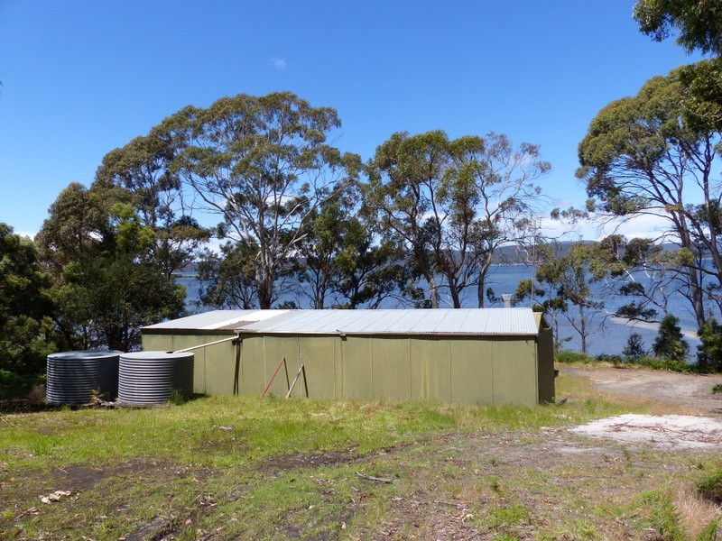 335 Bay Road, Boomer Bay TAS 7177
