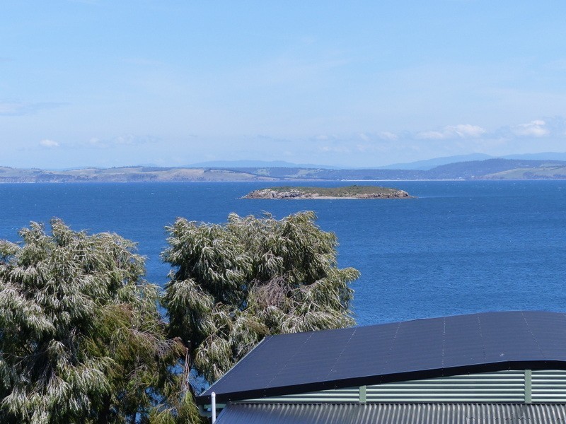 9 Robinia Street, Primrose Sands TAS 7173