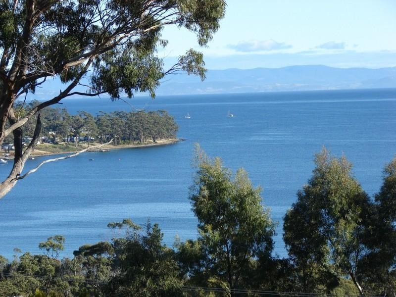 80 Lagoon Road, White Beach TAS 7184