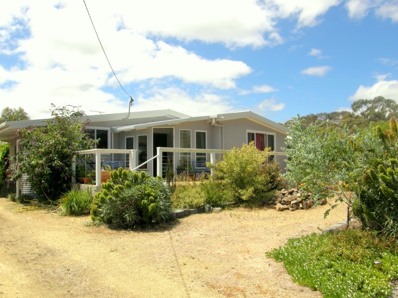 5 Erle Street West, Carlton River TAS 7173