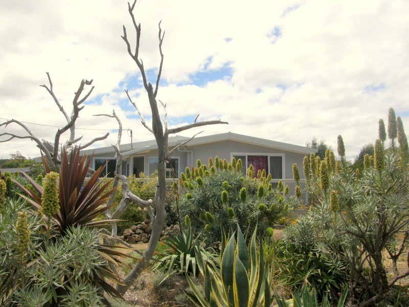5 Erle Street West, Carlton River TAS 7173