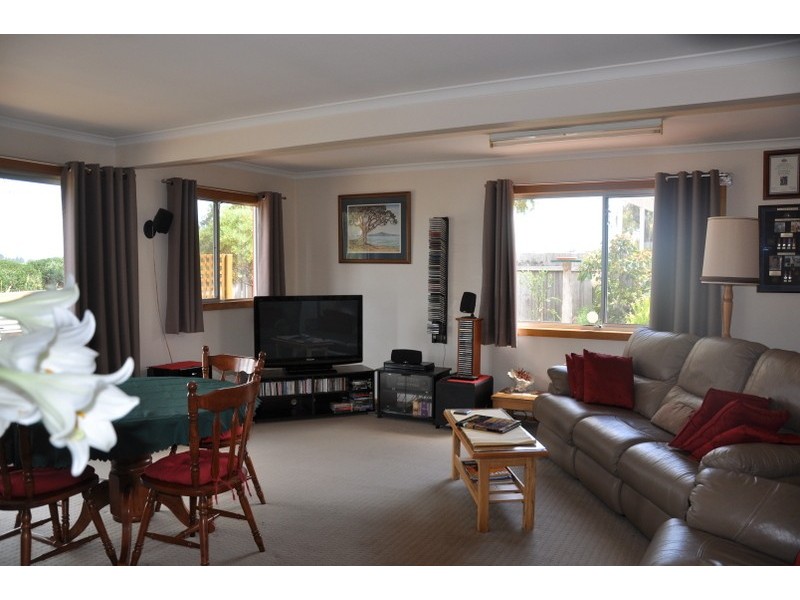 11 First Ave, Dodges Ferry TAS 7173