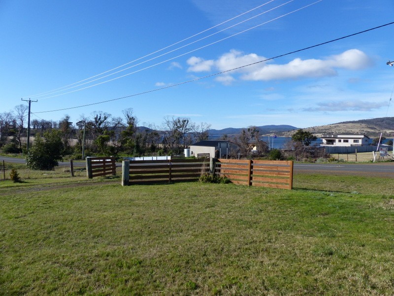 78 Arthur Highway, Dunalley TAS 7177