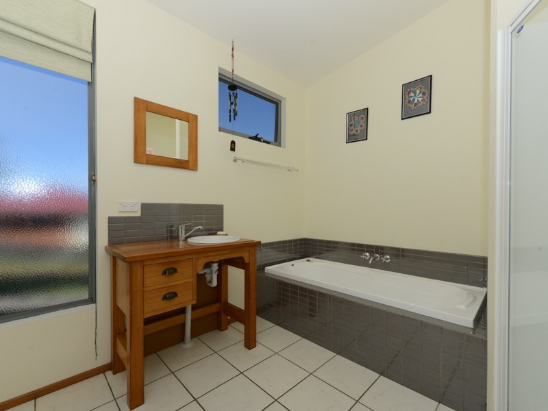 25 Bay Street, Dunalley TAS 7177