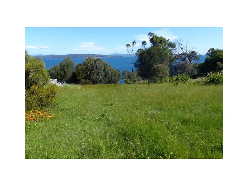 33 Linden Road, Primrose Sands TAS 7173