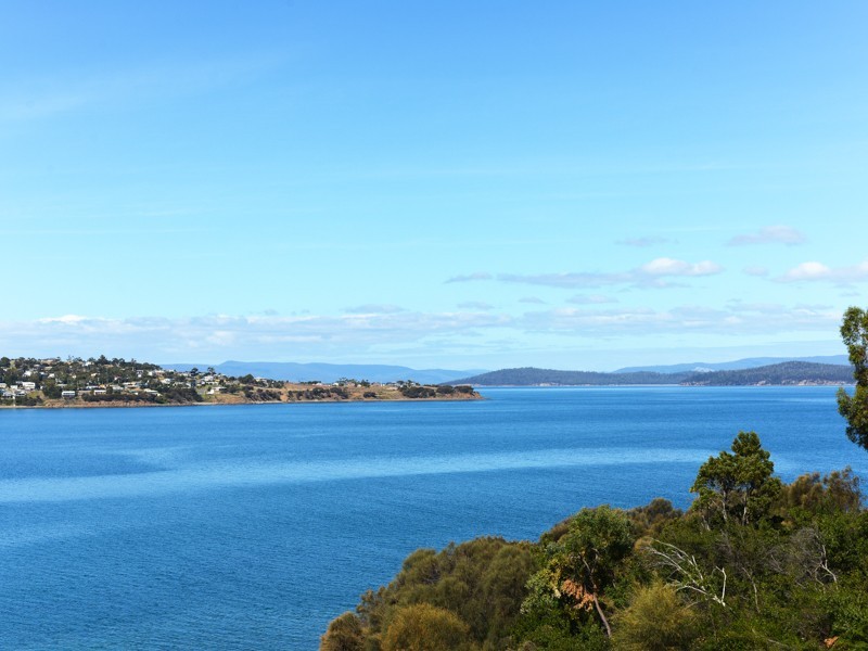 17 Carlton Bluff Road, Primrose Sands TAS 7173