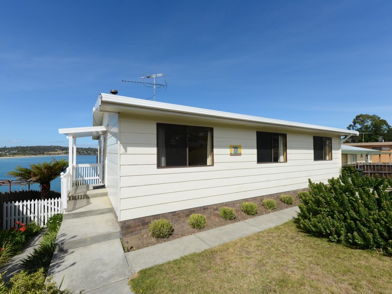 17 Carlton Bluff Road, Primrose Sands TAS 7173