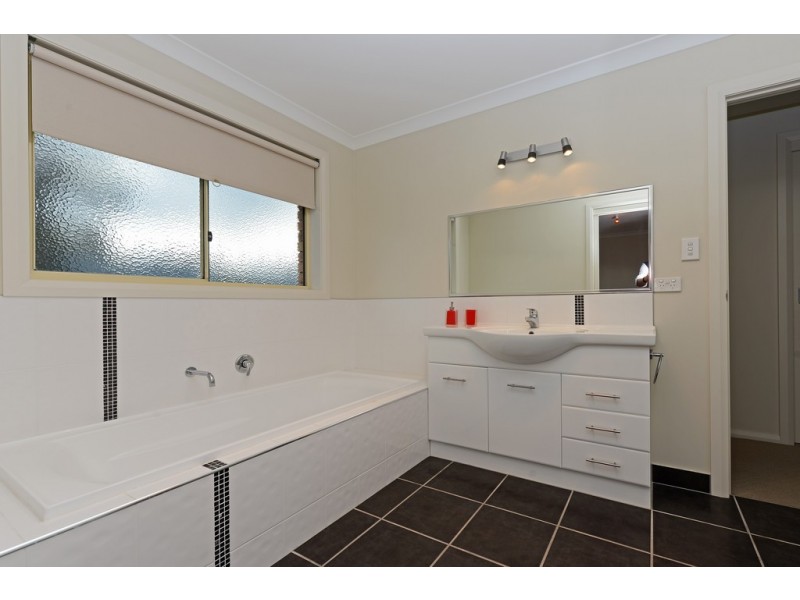 Unit 2-6 Erebus Street, Warrane TAS 7018