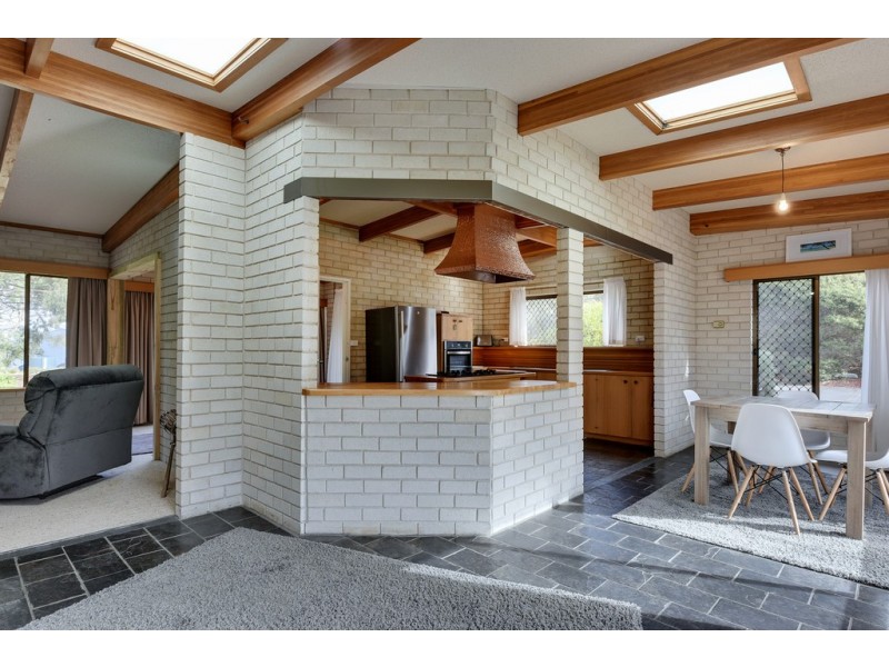 8 Lagoon Road, Carlton TAS 7173
