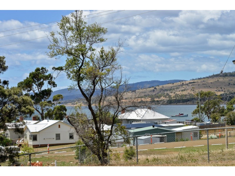 120 Arthur Highway, Dunalley TAS 7177