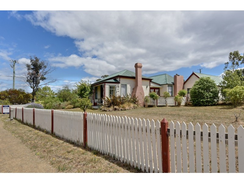 120 Arthur Highway, Dunalley TAS 7177