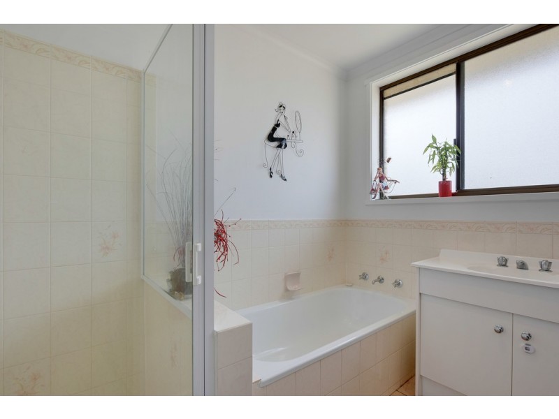 10 Fifth Avenue, Dodges Ferry TAS 7173