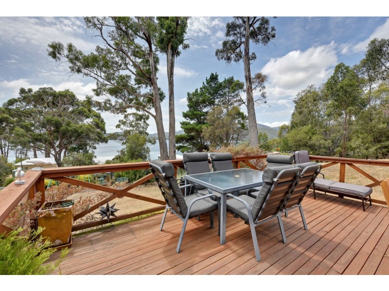 2 Spaulding Street, White Beach TAS 7184