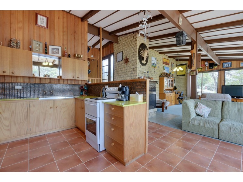 2 Spaulding Street, White Beach TAS 7184