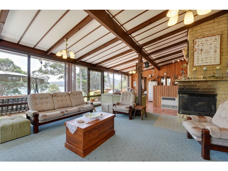 2 Spaulding Street, White Beach TAS 7184