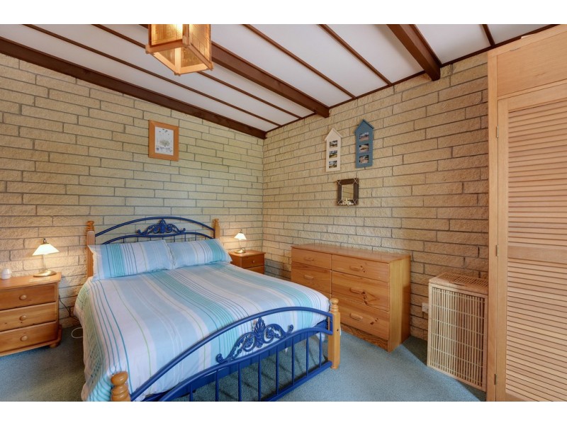 2 Spaulding Street, White Beach TAS 7184