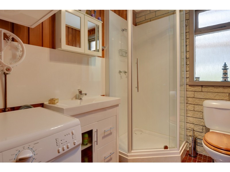 2 Spaulding Street, White Beach TAS 7184