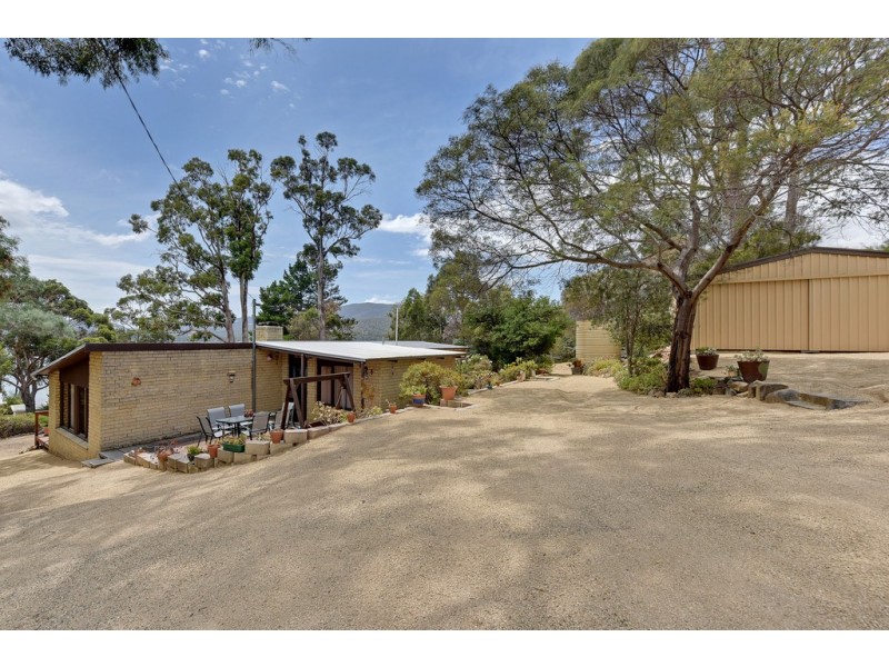 2 Spaulding Street, White Beach TAS 7184