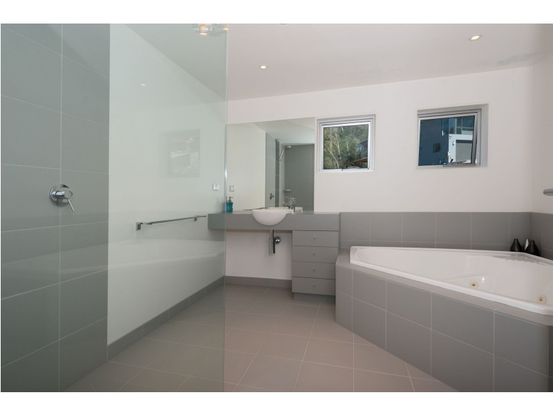 18 Nathan Street, Berriedale TAS 7011