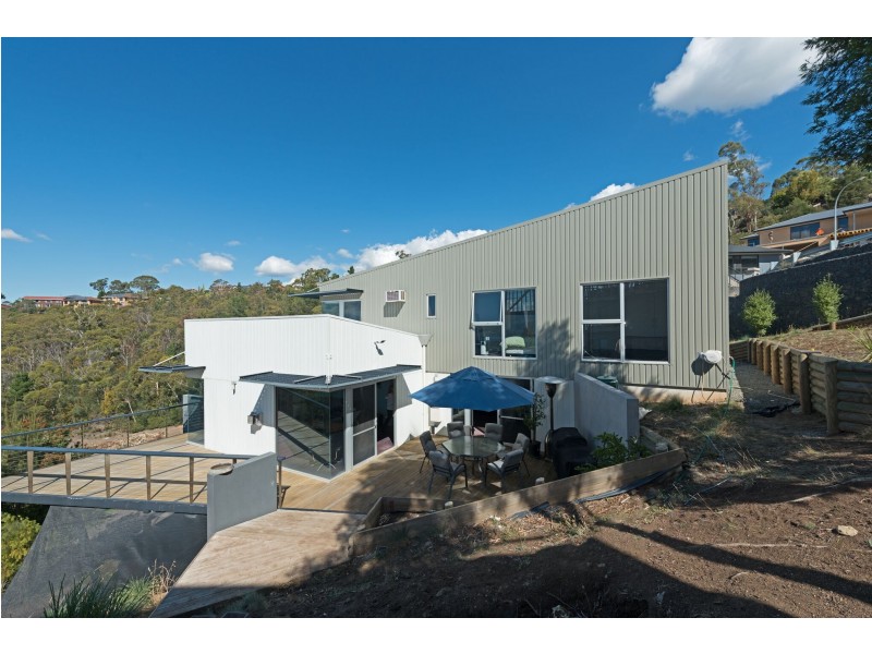 18 Nathan Street, Berriedale TAS 7011