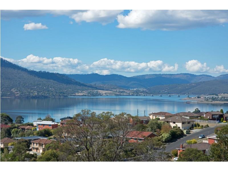 18 Nathan Street, Berriedale TAS 7011