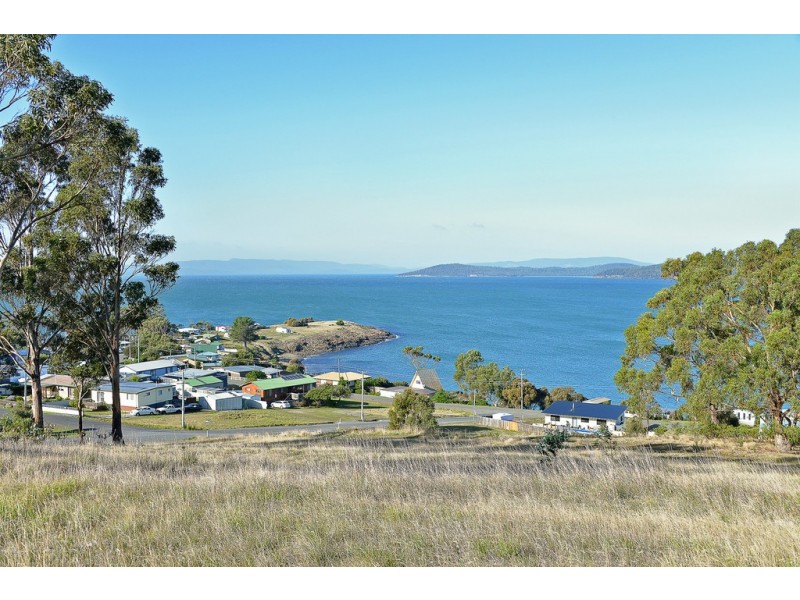 42 Robinia Street, Primrose Sands TAS 7173