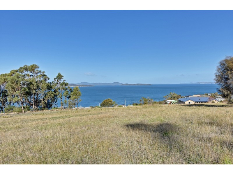 42 Robinia Street, Primrose Sands TAS 7173