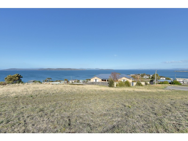 42 Robinia Street, Primrose Sands TAS 7173