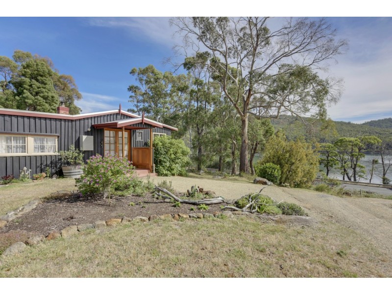 5287 Arthur Highway, Eaglehawk Neck TAS 7179