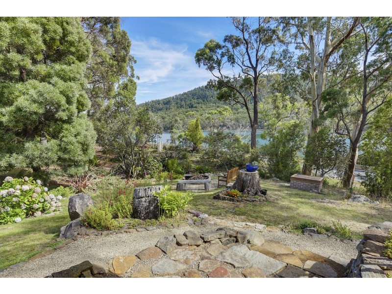 5287 Arthur Highway, Eaglehawk Neck TAS 7179