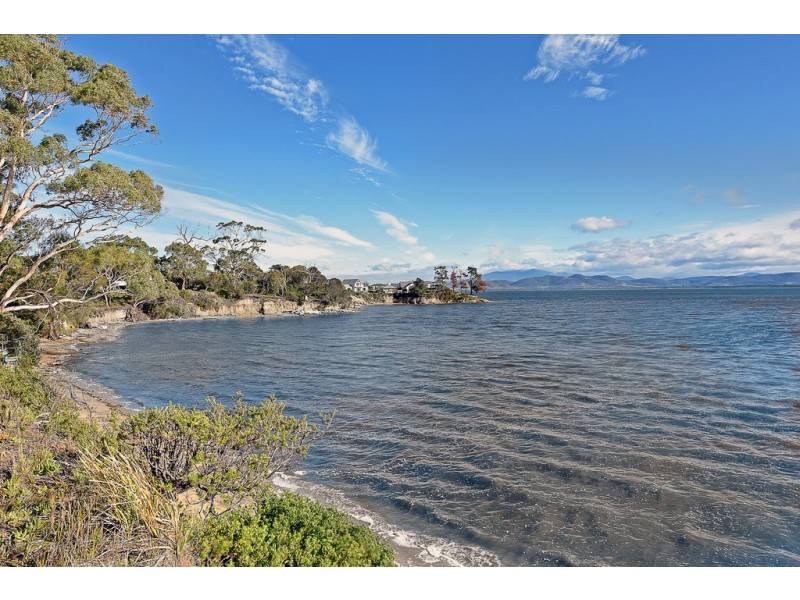 17 First Avenue, Dodges Ferry TAS 7173
