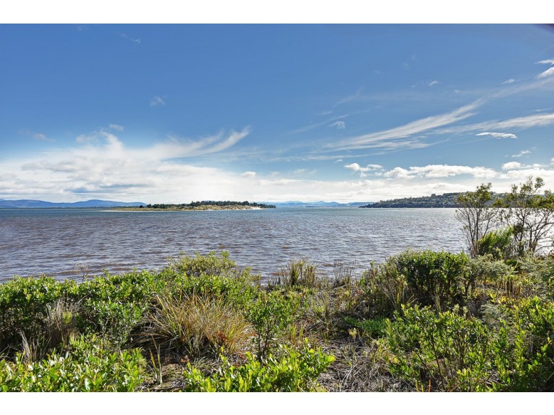 17 First Avenue, Dodges Ferry TAS 7173