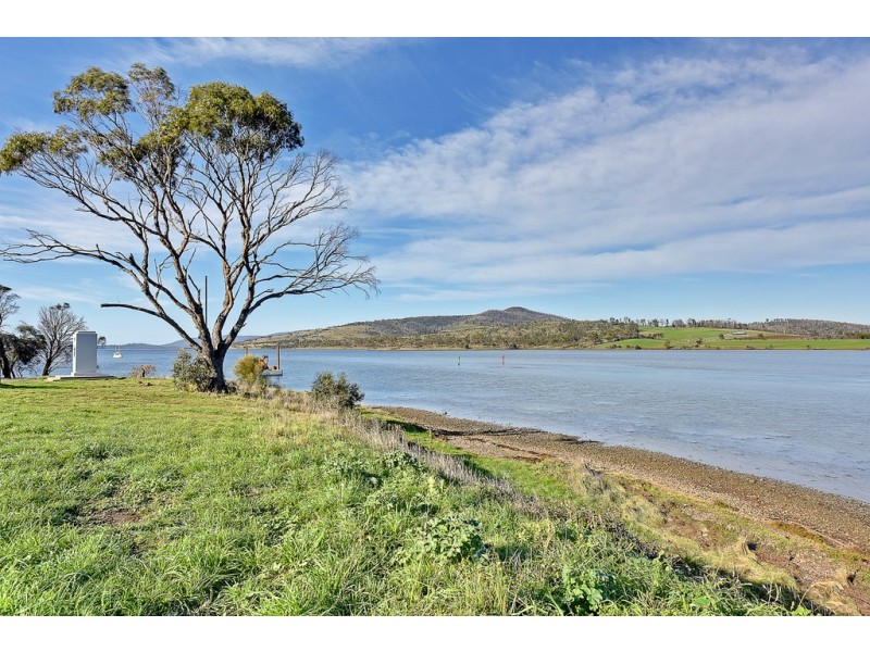 6 Esplanade, Dunalley TAS 7177