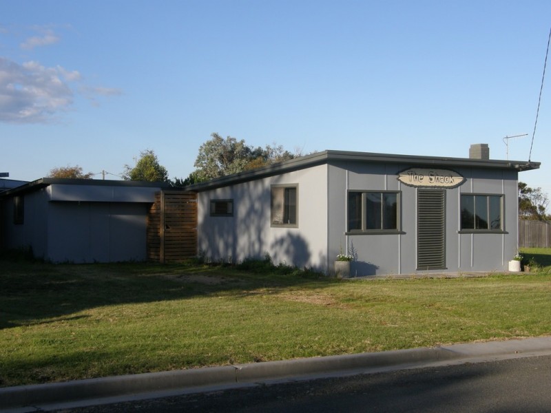 8 Dune Street, Scamander TAS 7215