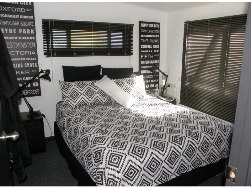 8 Dune Street, Scamander TAS 7215