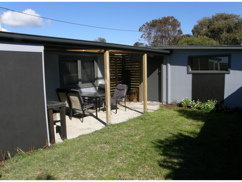 8 Dune Street, Scamander TAS 7215