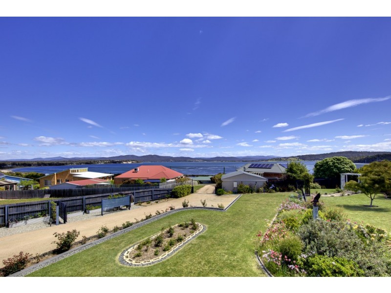 11 Kiama Parade, Akaroa TAS 7216