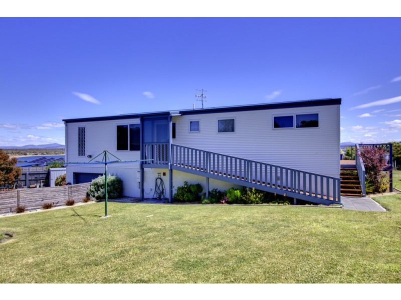 11 Kiama Parade, Akaroa TAS 7216