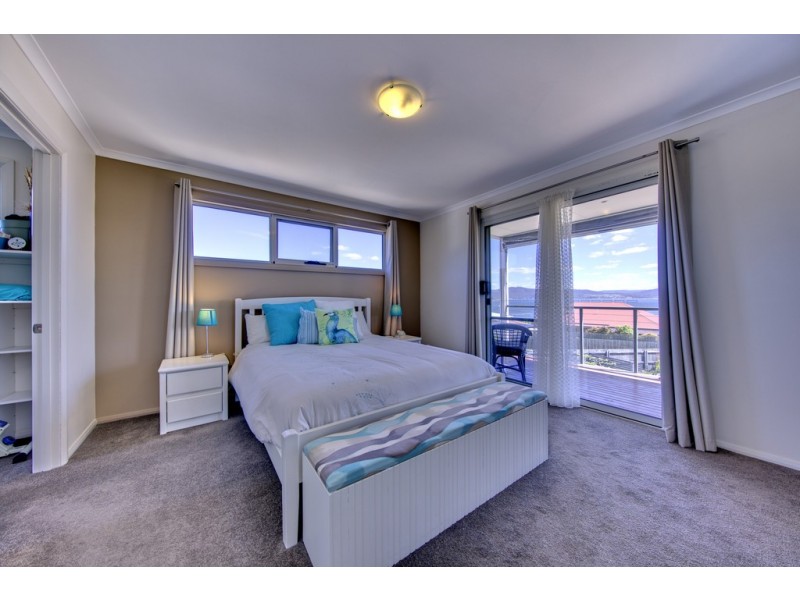 11 Kiama Parade, Akaroa TAS 7216