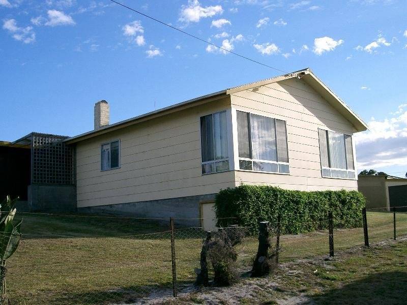 6 Hilltop Drive, Binalong Bay TAS 7216
