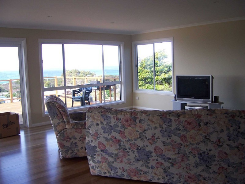 35 Seaview Ave, Beaumaris TAS 7215
