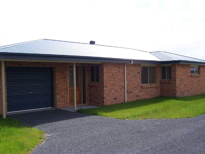 2/28  Tully Street, St Helens TAS 7216